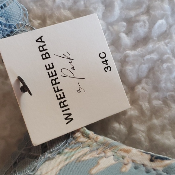 DONATING SOON NWT Wire-free bra- 34C - Picture 2 of 8